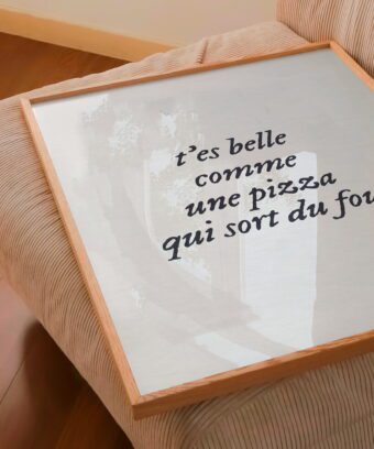 pizza qui sort du four