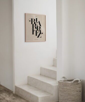 affiche de BIARRITZ typographique studio topo