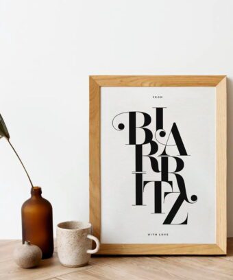 affiche de BIARRITZ typographique studio topo