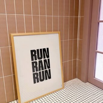 affiche RUN RAN RUN minimaliste